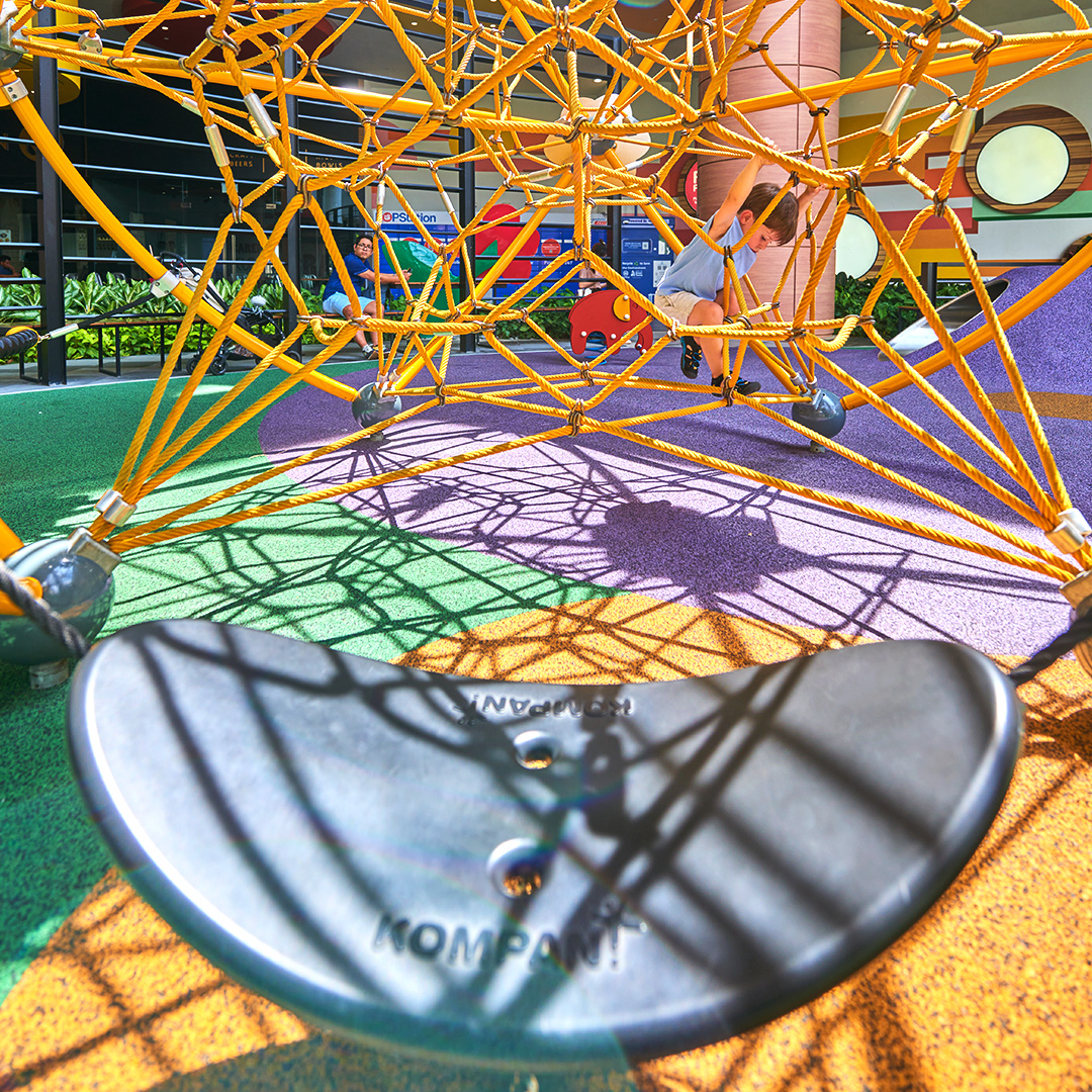 10_Aperia_Mall_Square_Image_08.jpg