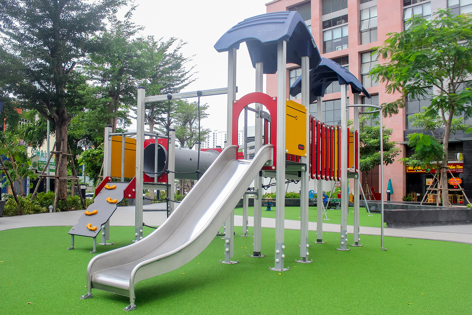 SunAvenue_Full_01.jpg