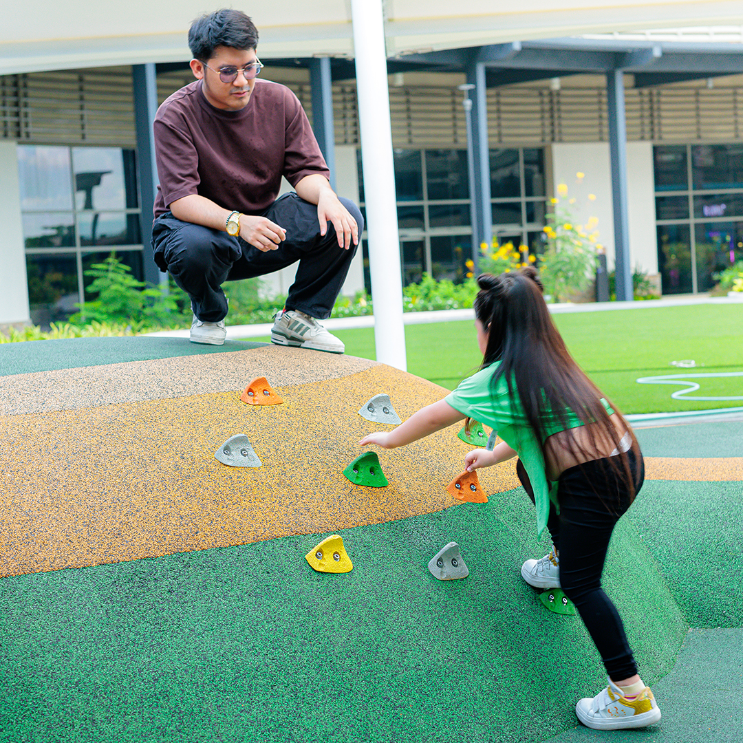 Trinoma_Side01.jpg